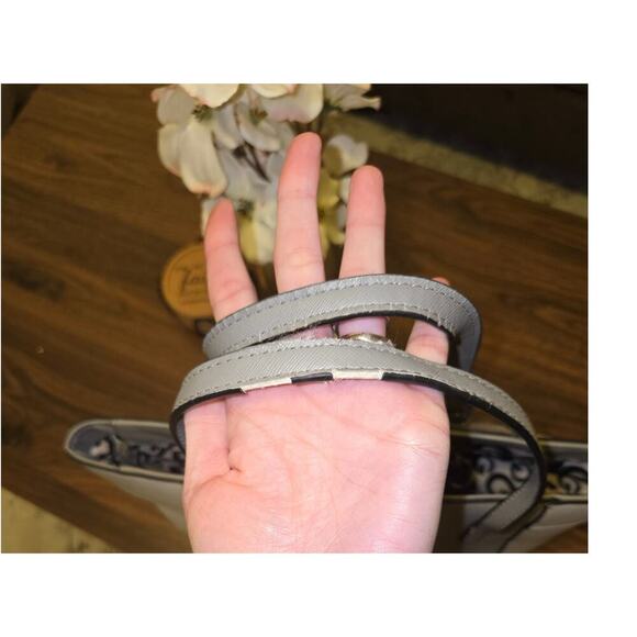 Guess Silver Tote Bag - Picture 5 of 5